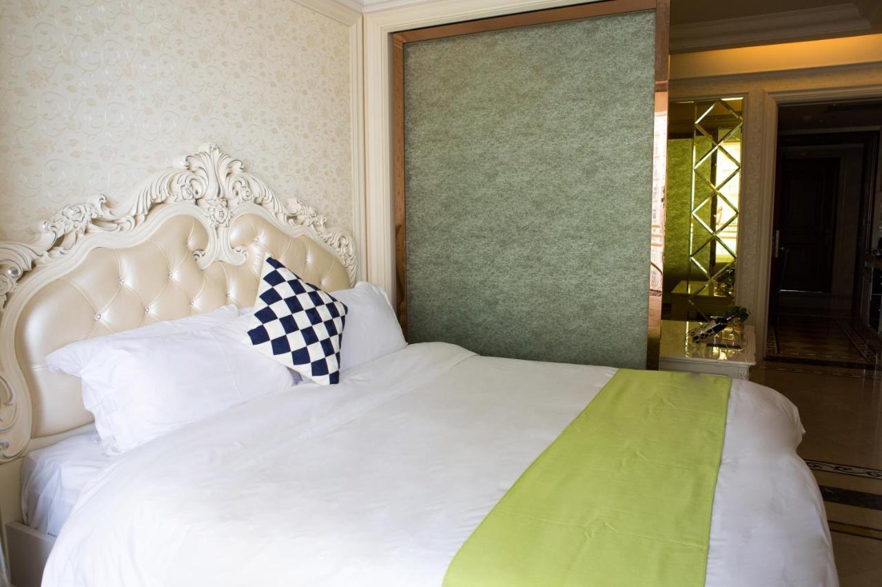 WAIFIDEN Guangzhou HaiZhu Square WanYi Apartment Extérieur photo