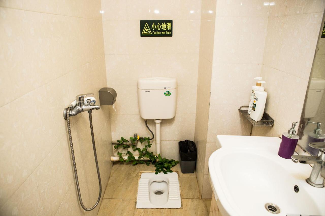 WAIFIDEN Guangzhou HaiZhu Square WanYi Apartment Extérieur photo